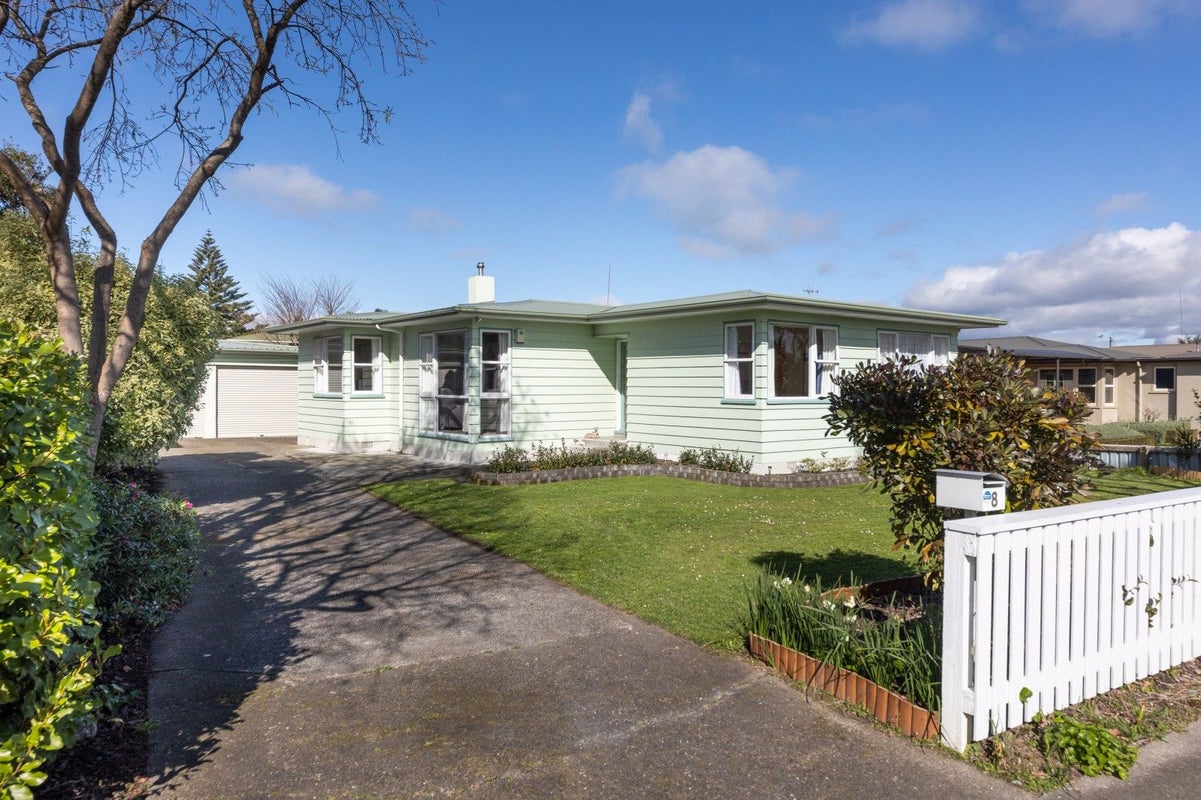 8 Park Road, West End, Palmerston North - Carousel 1