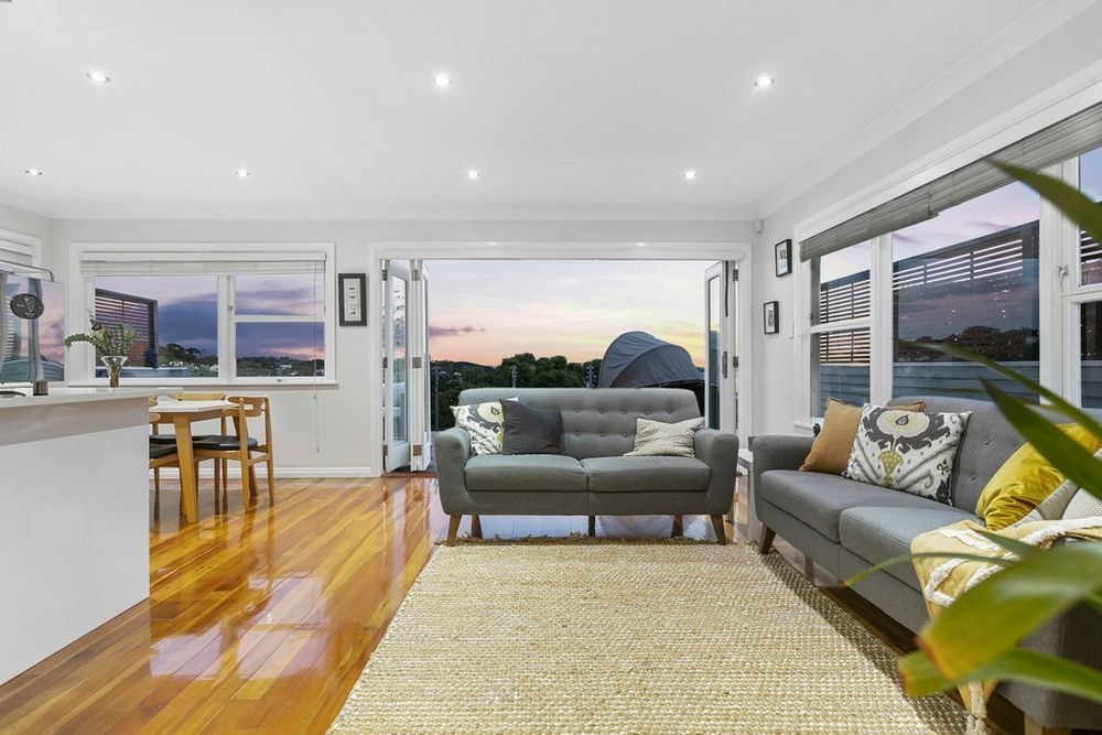 16 Hadfield Street, Beach Haven, Auckland - Carousel 2