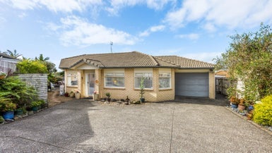 7 Grand Drive, Orewa, Orewa - Carousel 1