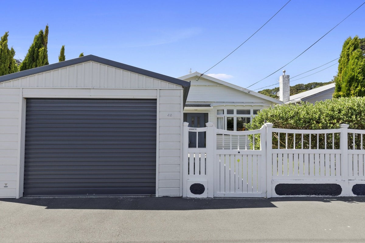 48 Darlington Road, Miramar, Wellington - Carousel 1