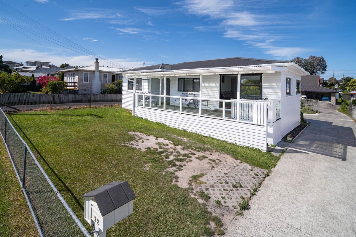 22 Netherlands Avenue, Kelston, Auckland - Carousel 2