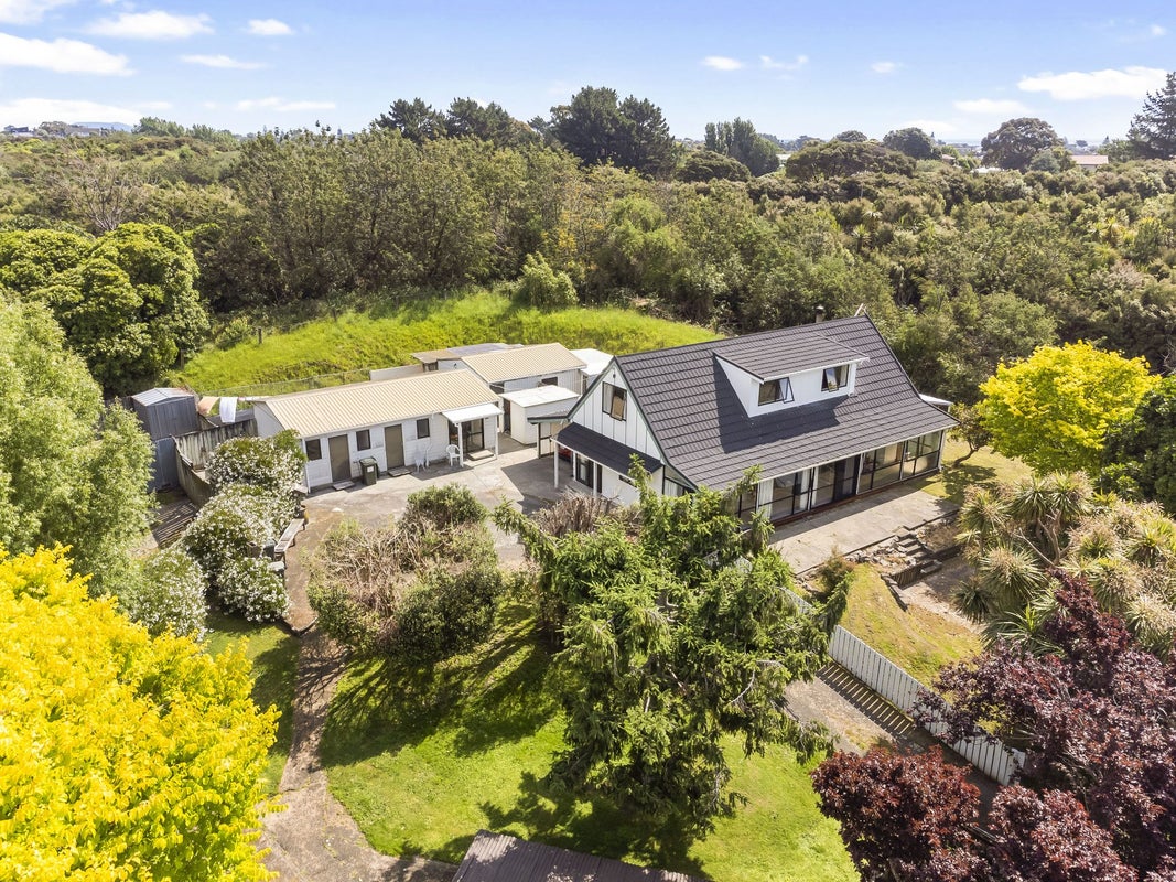 110 Raumati Road, Raumati Beach, Paraparaumu - Carousel 21