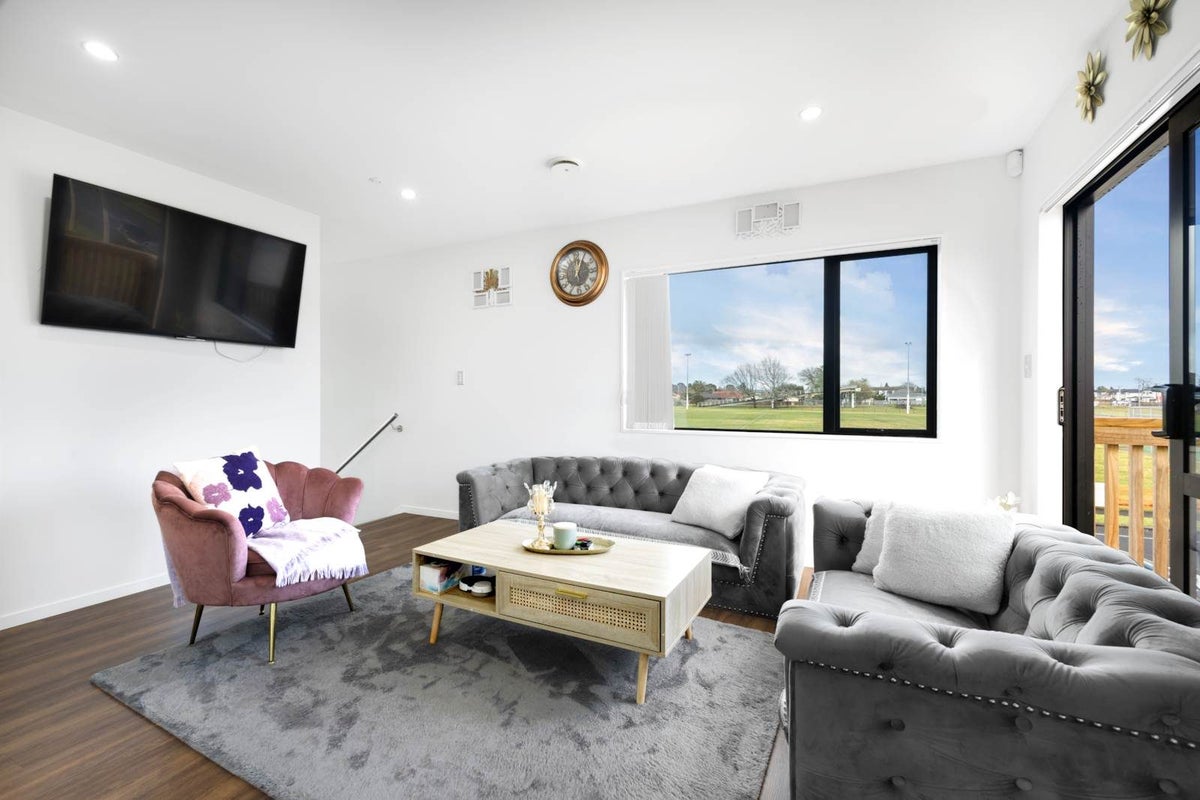 1 Malwa Lane, Manurewa, Auckland - Carousel 1