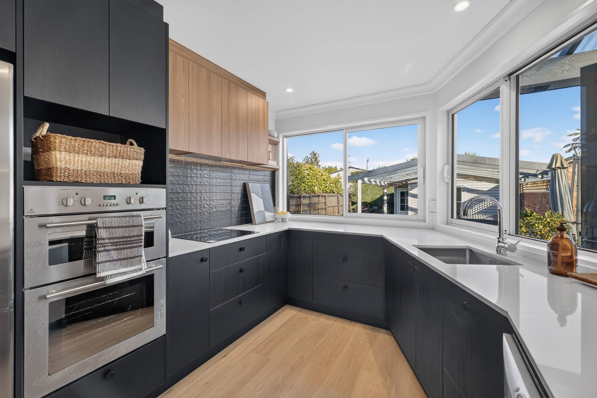 49 Massey Crescent, St Albans, Christchurch - Carousel 2