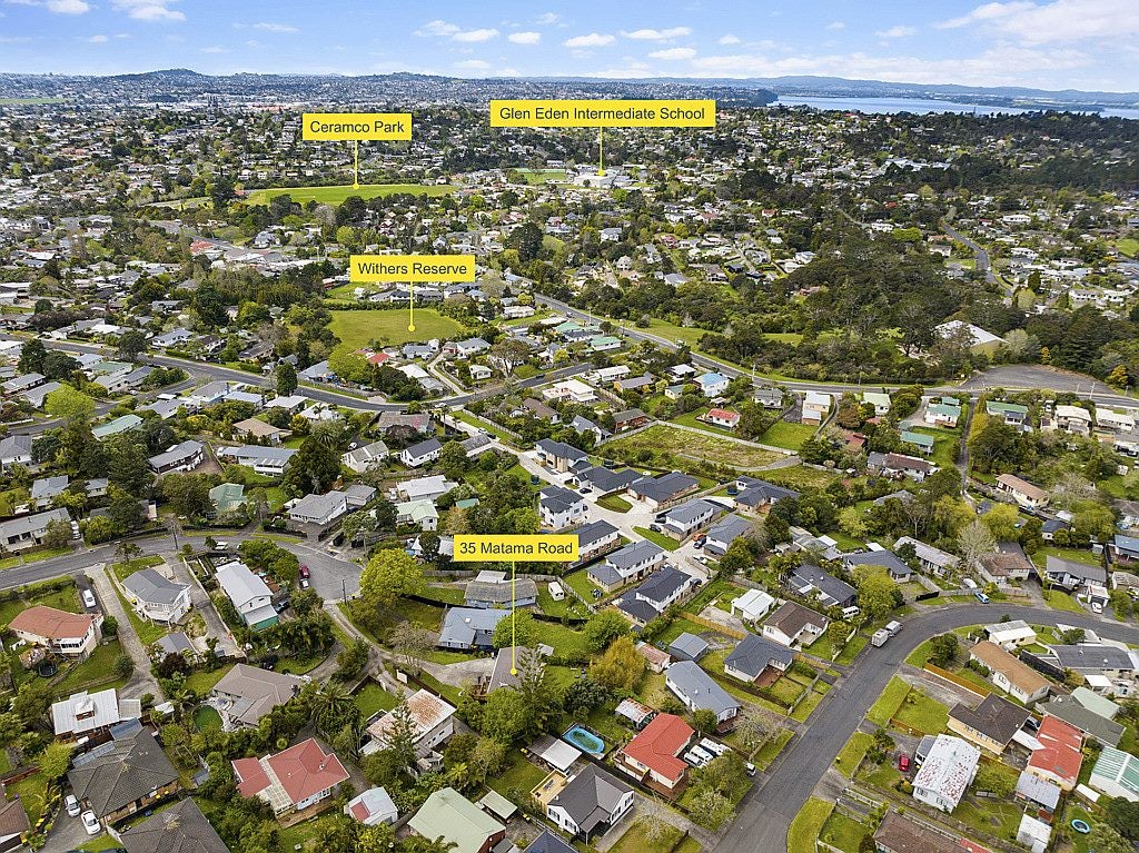 35 Matama Road, Glen Eden, Auckland - Carousel 21