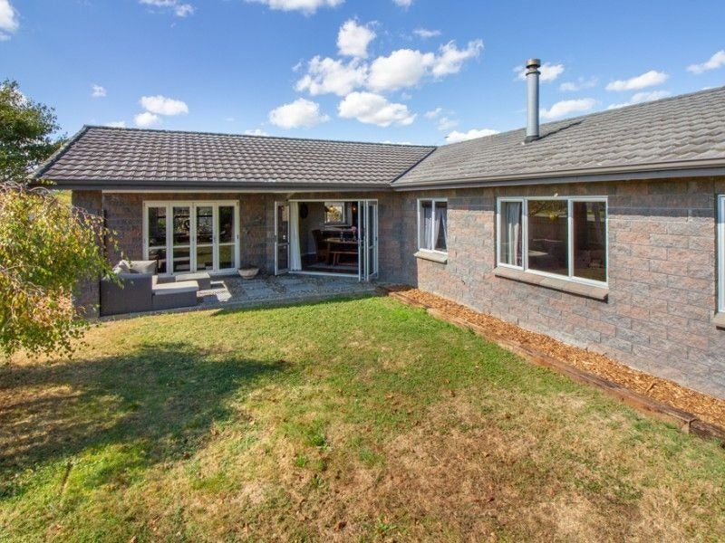 174 Schnell Drive, Kelvin Grove, Palmerston North - Carousel 2