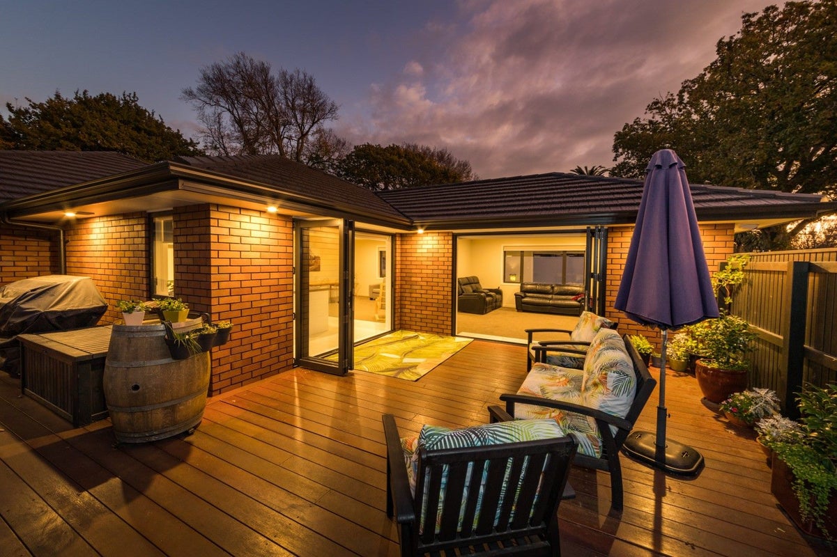 13 Grand Oaks Drive, Awapuni, Palmerston North - Carousel 2