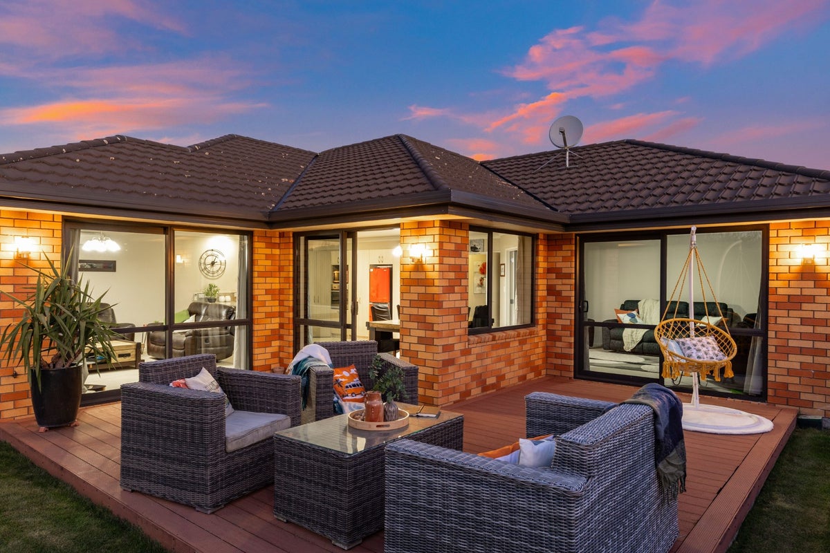 10 Balmoral Mews, Springlands, Blenheim - Carousel 2