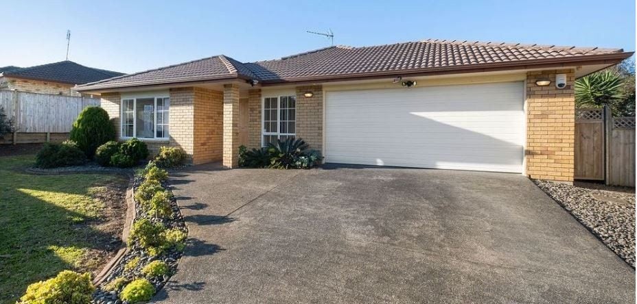 18 Villino Place, Randwick Park, Auckland - Carousel 1