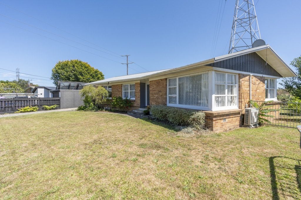 41 Sheridan Street, Silverdale, Hamilton - Carousel 1