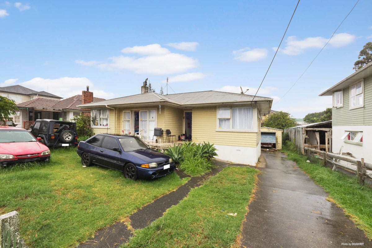 254 Hepburn Road, Glendene, Auckland - Carousel 1