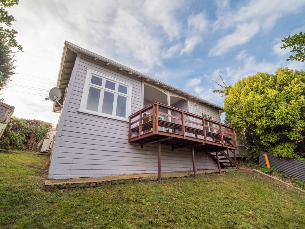 43 Seaview Road, Brighton, Dunedin - Carousel 1