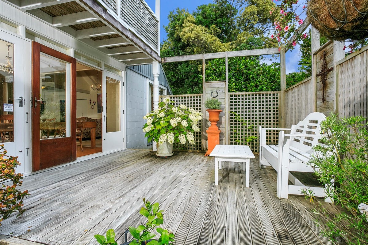 11 Albany Highway, Unsworth Heights, Auckland - Carousel 2