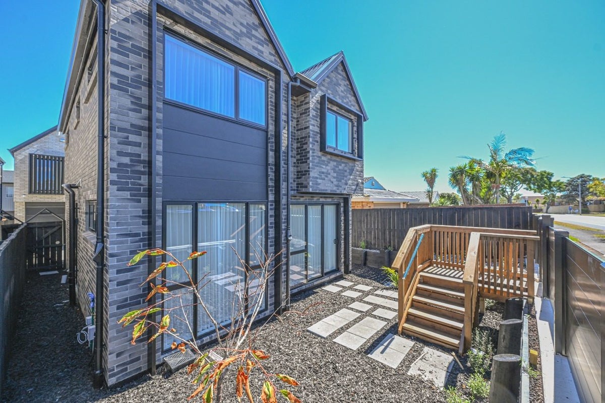 151 PRINCE REGENT DR, Farm Cove, Auckland - Carousel 2