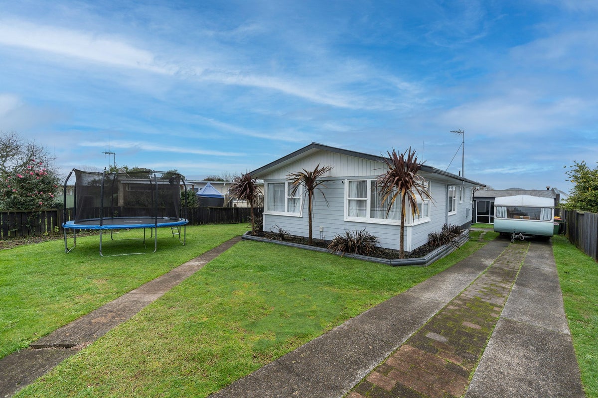 463 Kahikatea Drive, Dinsdale, Hamilton - Carousel 2