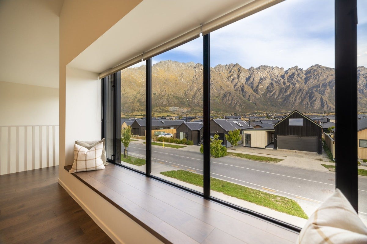 18 Grain Close, Jacks Point, Queenstown - Carousel 1