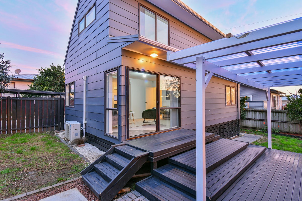 2/19 Ferguson Street, Mangere East, Auckland - Carousel 15