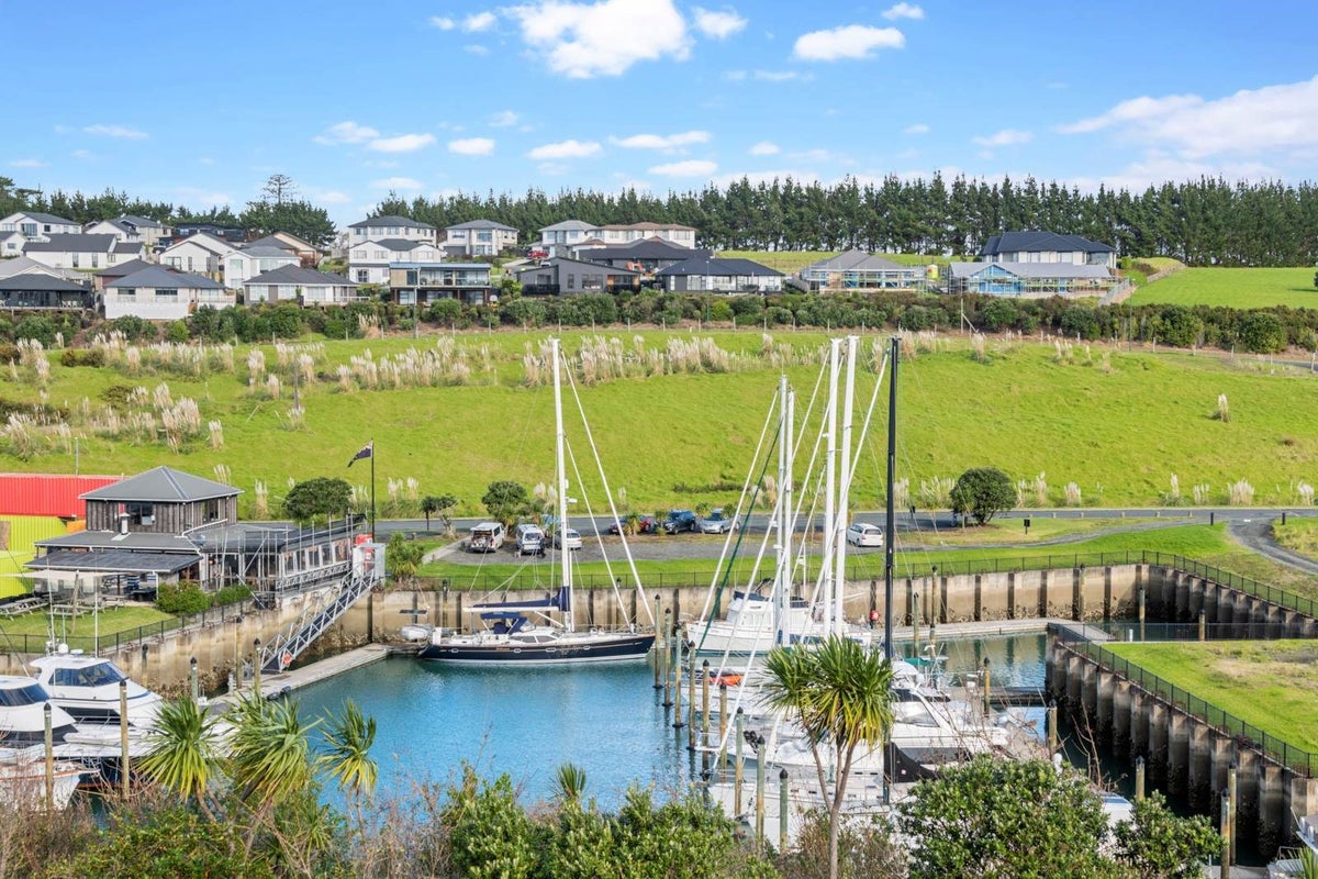 90 Voyager Drive, Gulf Harbour, Whangaparaoa - Carousel 2
