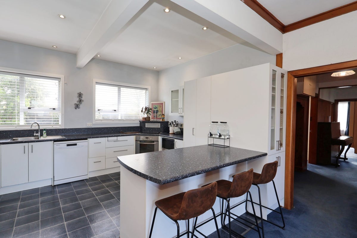 1 Dyson Street, Strathern, Invercargill - Carousel 1