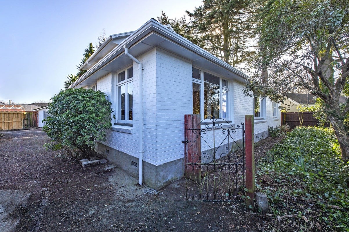 64 Brookside Terrace, Bryndwr, Christchurch - Carousel 31