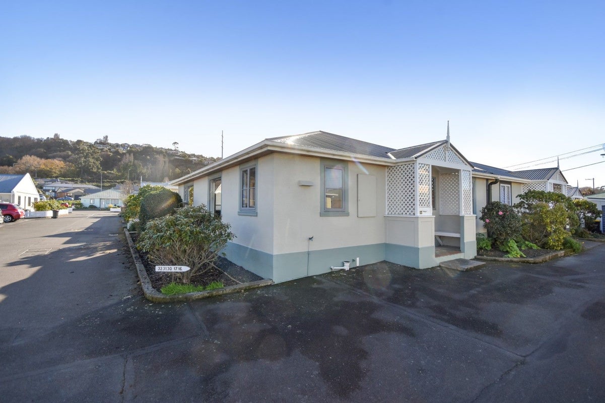 30/31 Eastbourne Street, Caversham, Dunedin - Carousel 10