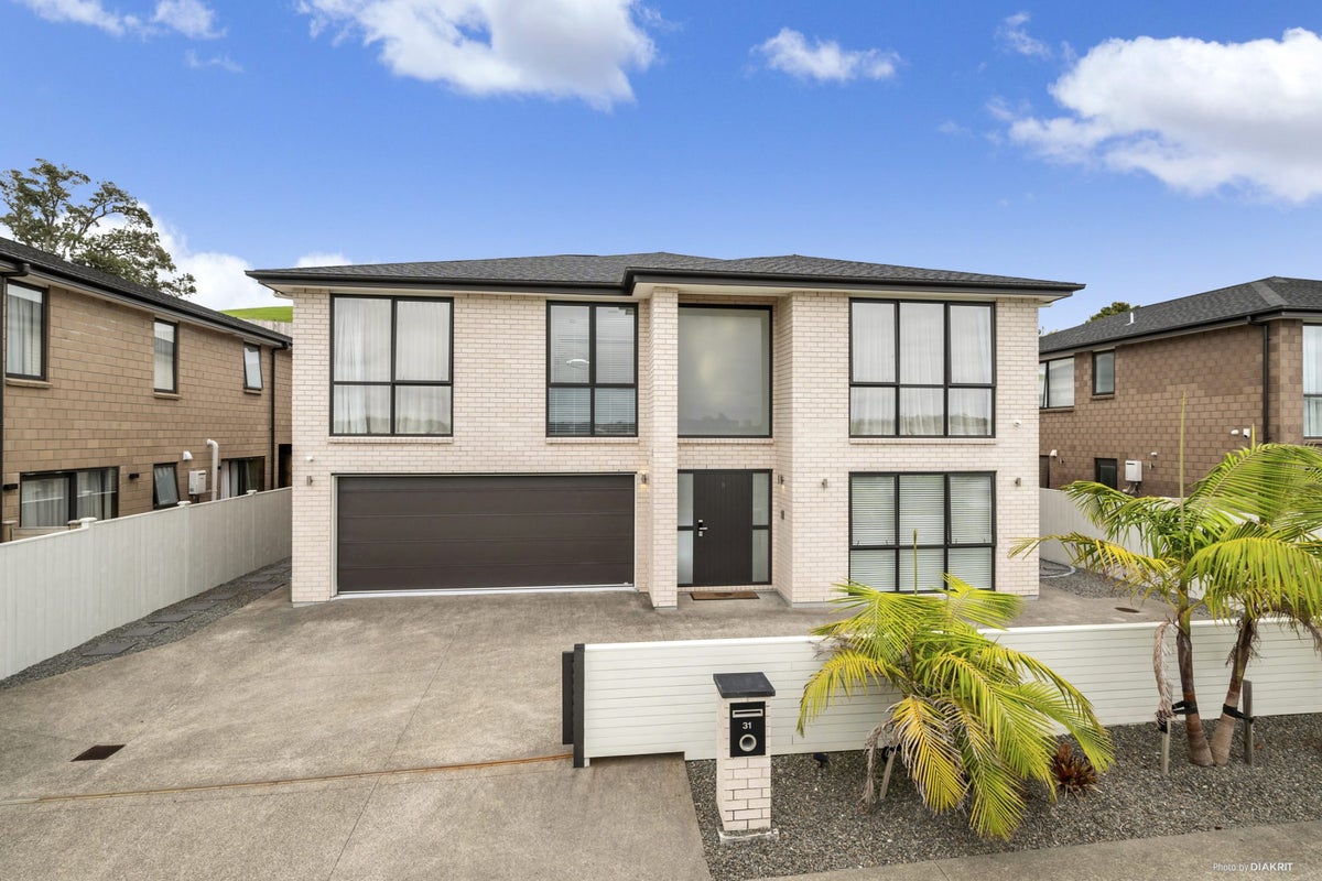 31 Surf View Crescent, Red Beach, Whangaparāoa - Carousel 1