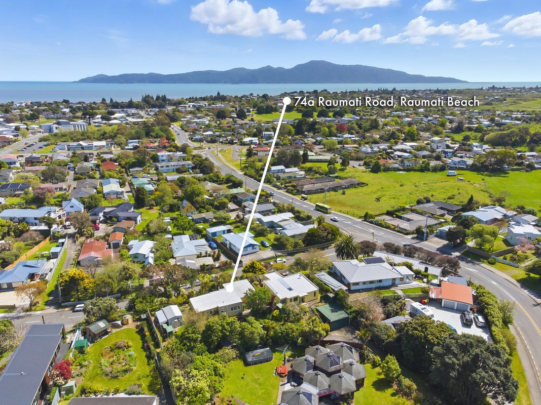 74A Raumati Road, Raumati Beach, Paraparaumu - Carousel 1