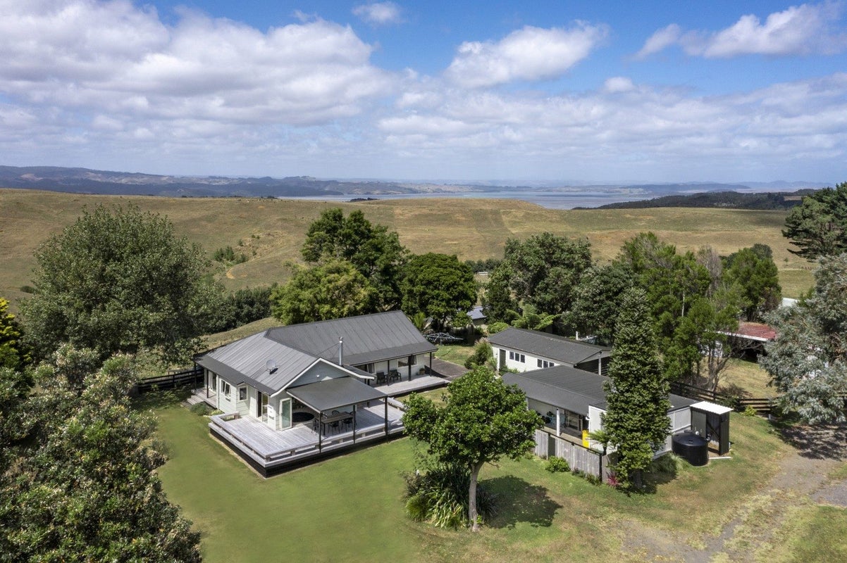 415 Te Papatapu Road, Te Mata - Carousel 2