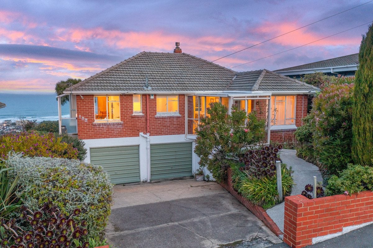 139 Easther Crescent, Kew, Dunedin - Carousel 1