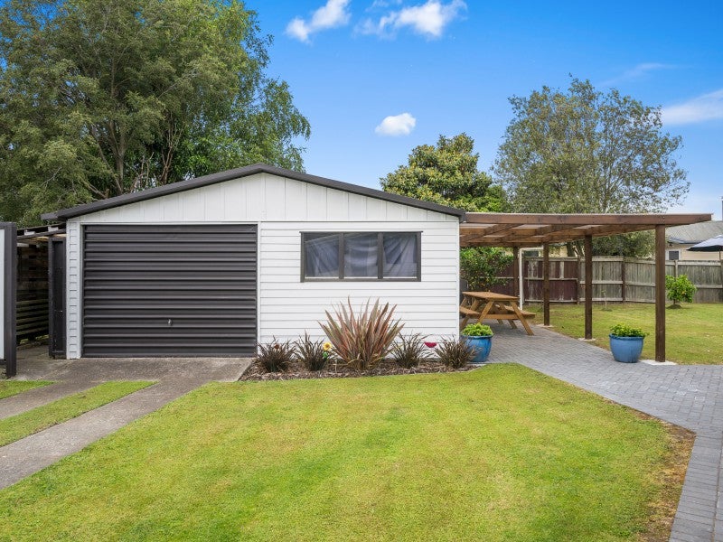 9 Milton Grove, Owhata, Rotorua - Carousel 16
