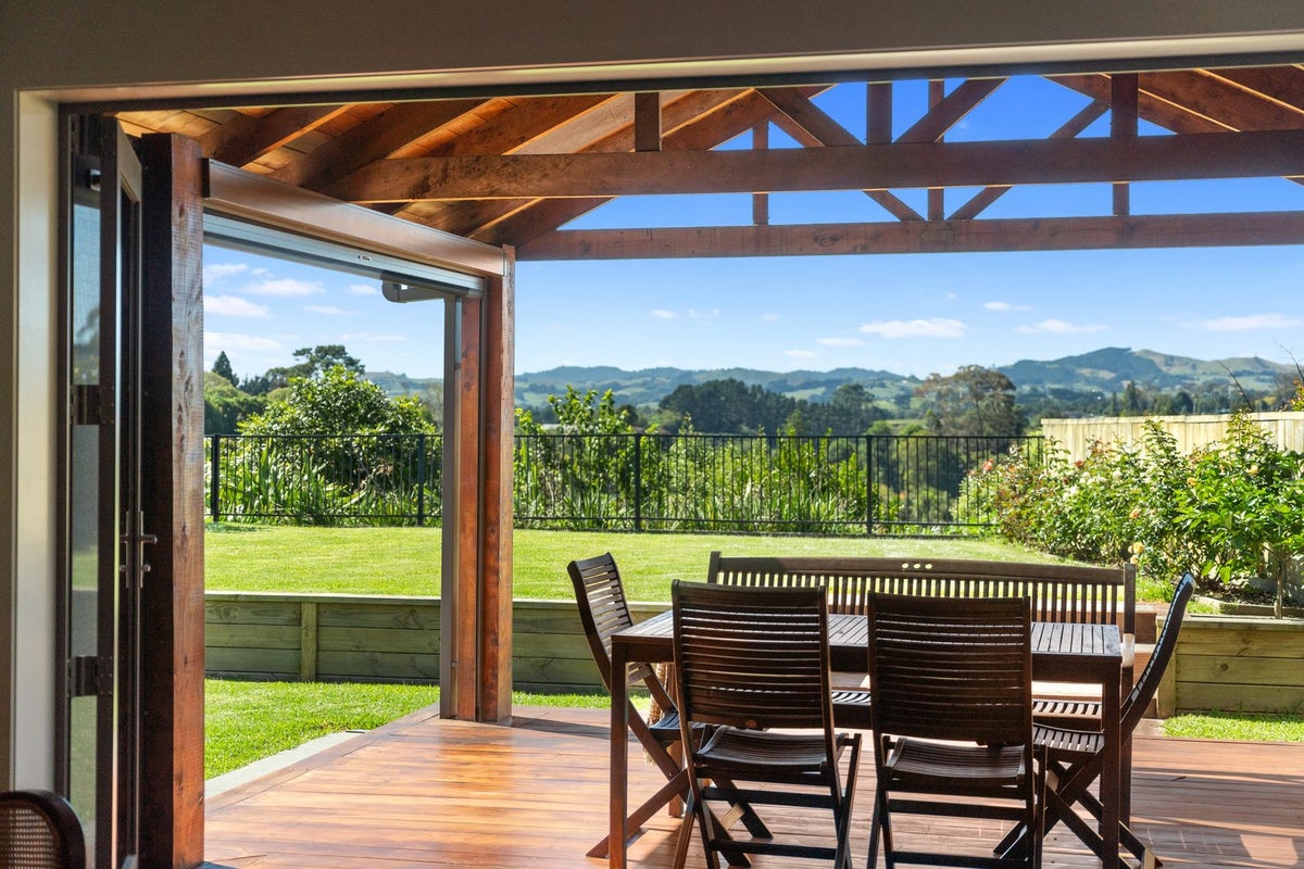 189 Penetaka Heights, Pyes Pa, Tauranga - Carousel 2