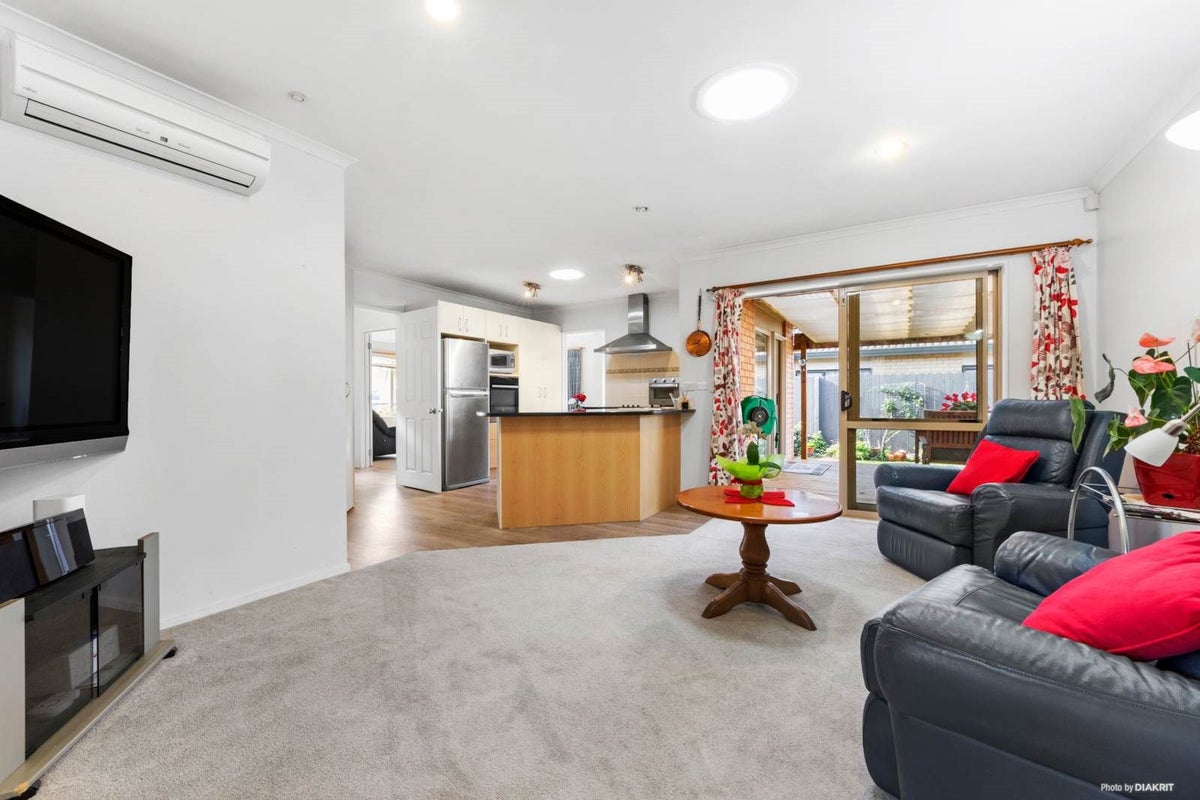 14 Gunner Drive, Te Atatu Peninsula, Auckland - Carousel 2