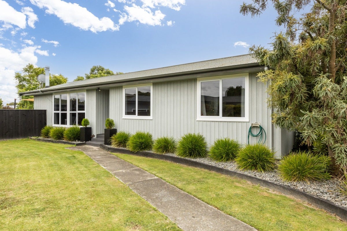 11 Waterworth Avenue, Onekawa, Napier - Carousel 2