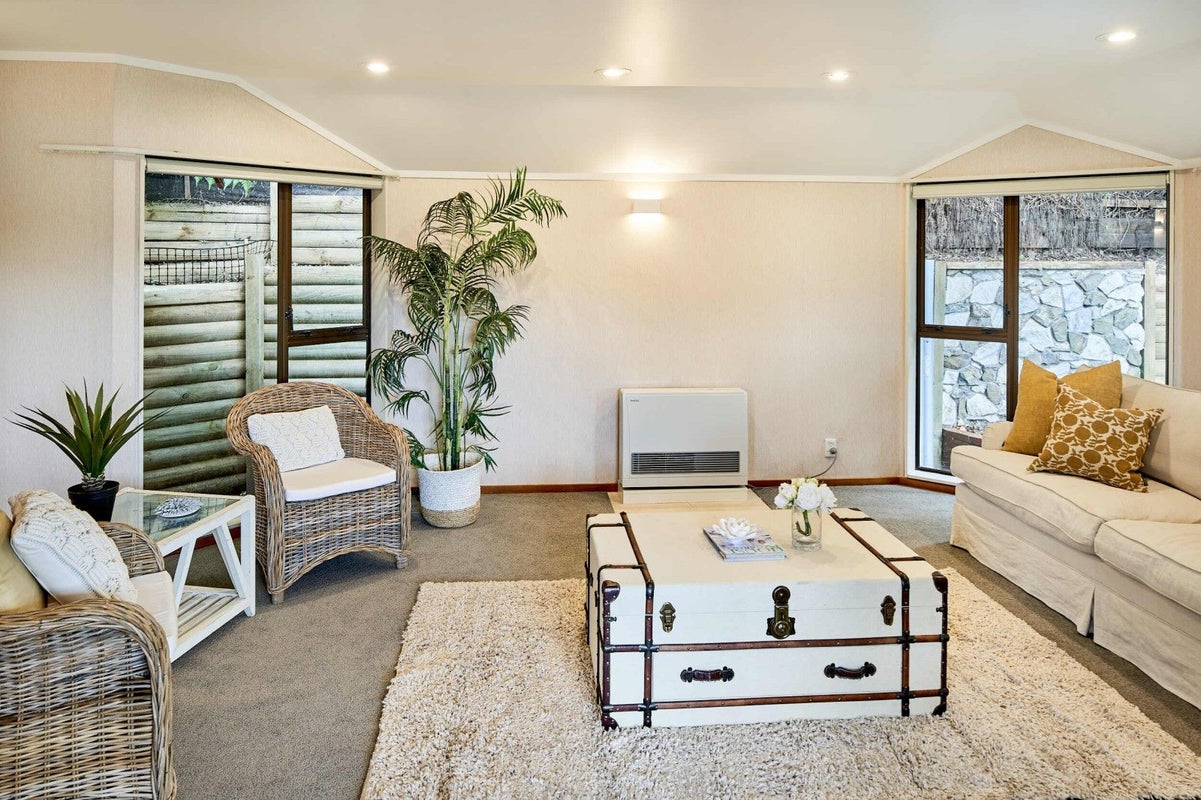 123 Oriel Avenue, Tawa, Wellington - Carousel 2
