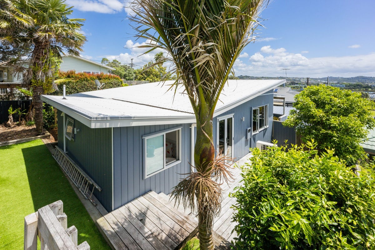35 Pohutukawa Avenue, Red Beach, Whangaparaoa - Carousel 2