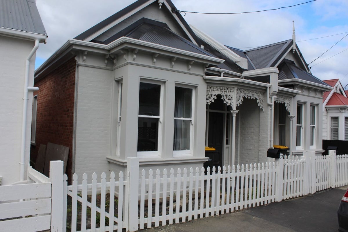 37 Fitzroy Street, Caversham, Dunedin - Carousel 1