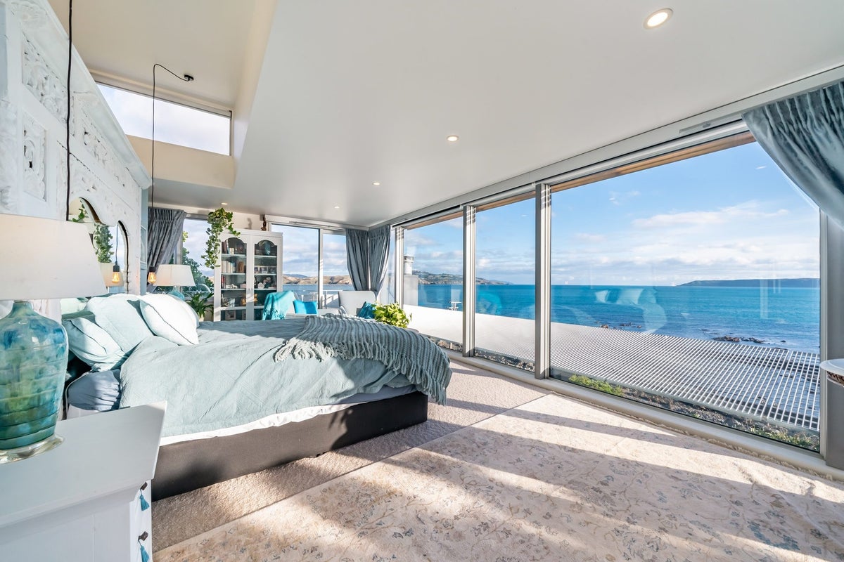 80 Moana Road, Plimmerton, Porirua - Carousel 1