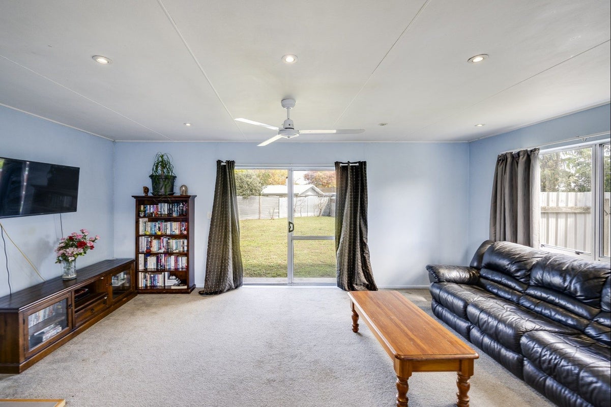 49 Yarmouth Road, Flaxmere, Hastings - Carousel 1