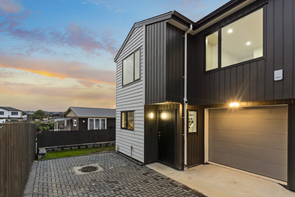 166F Rathgar Road, Henderson, Auckland - Carousel 1