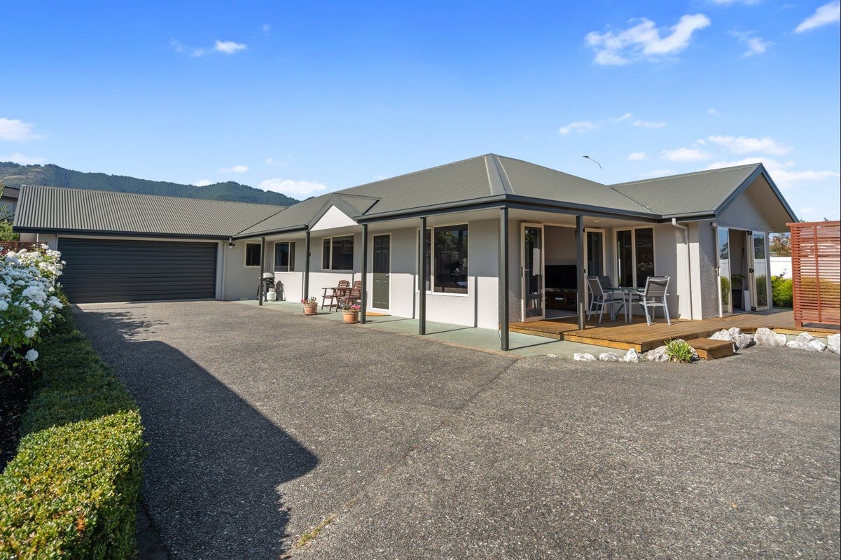 9 Redere Place, Richmond, Richmond - Carousel 1