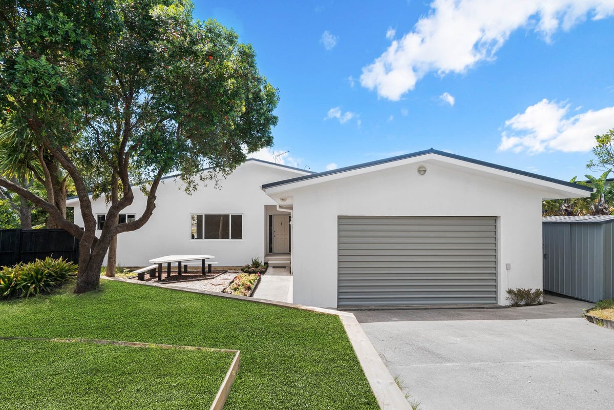 4 Castaway Place, Gulf Harbour, Whangaparaoa - Carousel 1