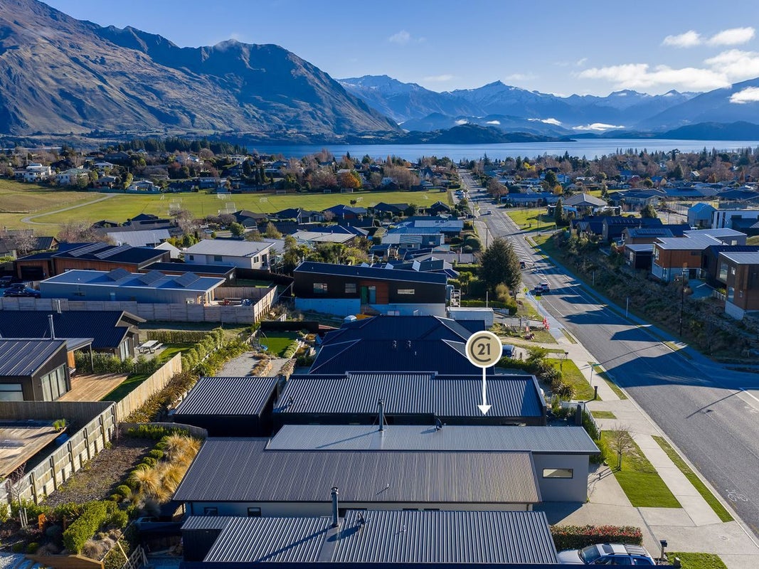 207 Aubrey Road, Wanaka - Carousel 2