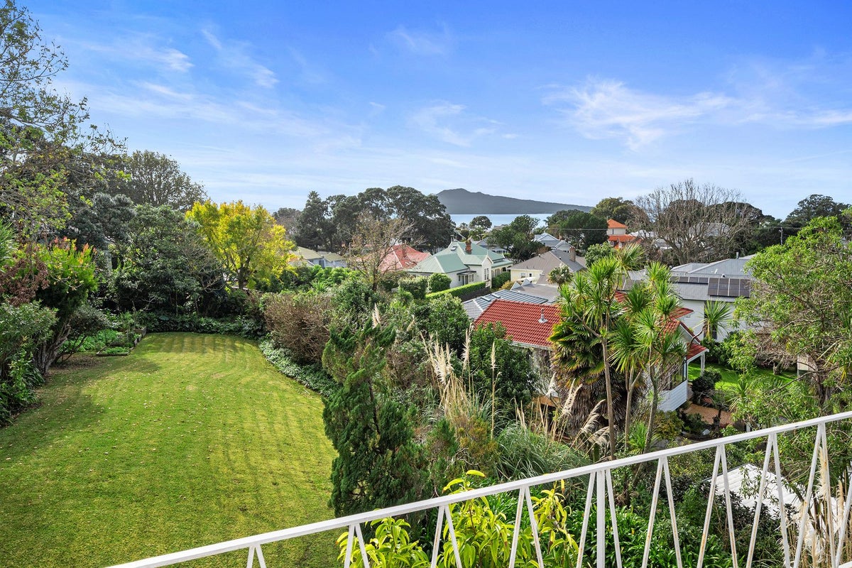 10/38 Vauxhall Road, Devonport, Auckland - Carousel 2