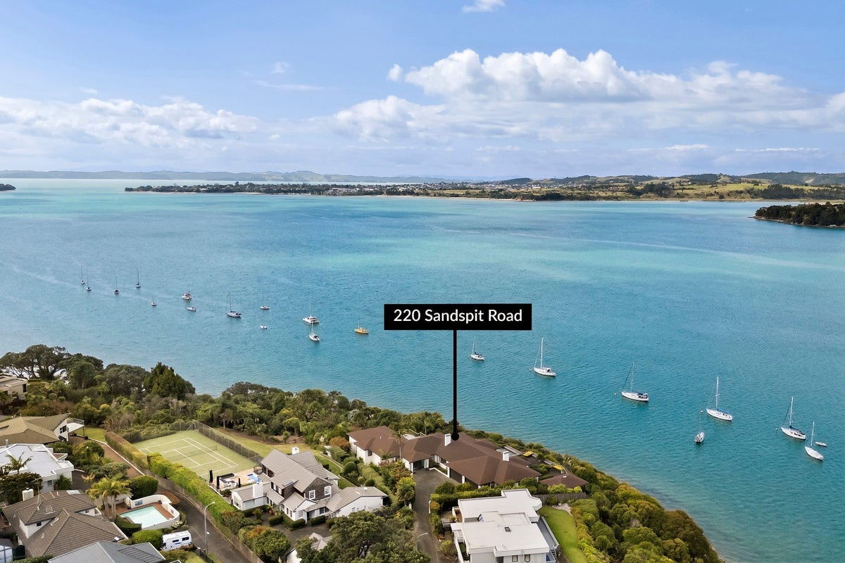 220 Sandspit Road, Shelly Park, Auckland - Carousel 2