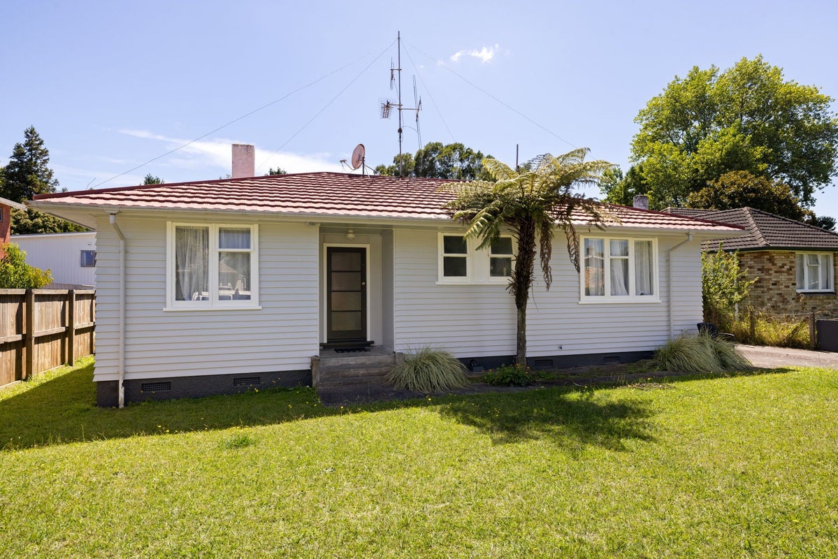 10 Allenby Street, Bader, Hamilton - Carousel 1