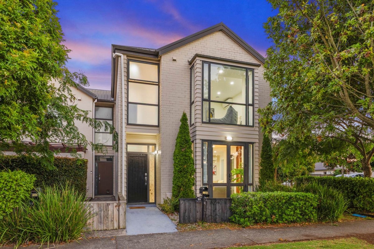 23 Popokatea Drive, Takanini, Auckland - Carousel 1