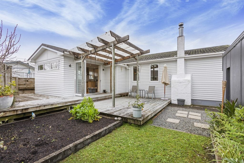 38 Woodglen Road, Glen Eden, Auckland - Carousel 2