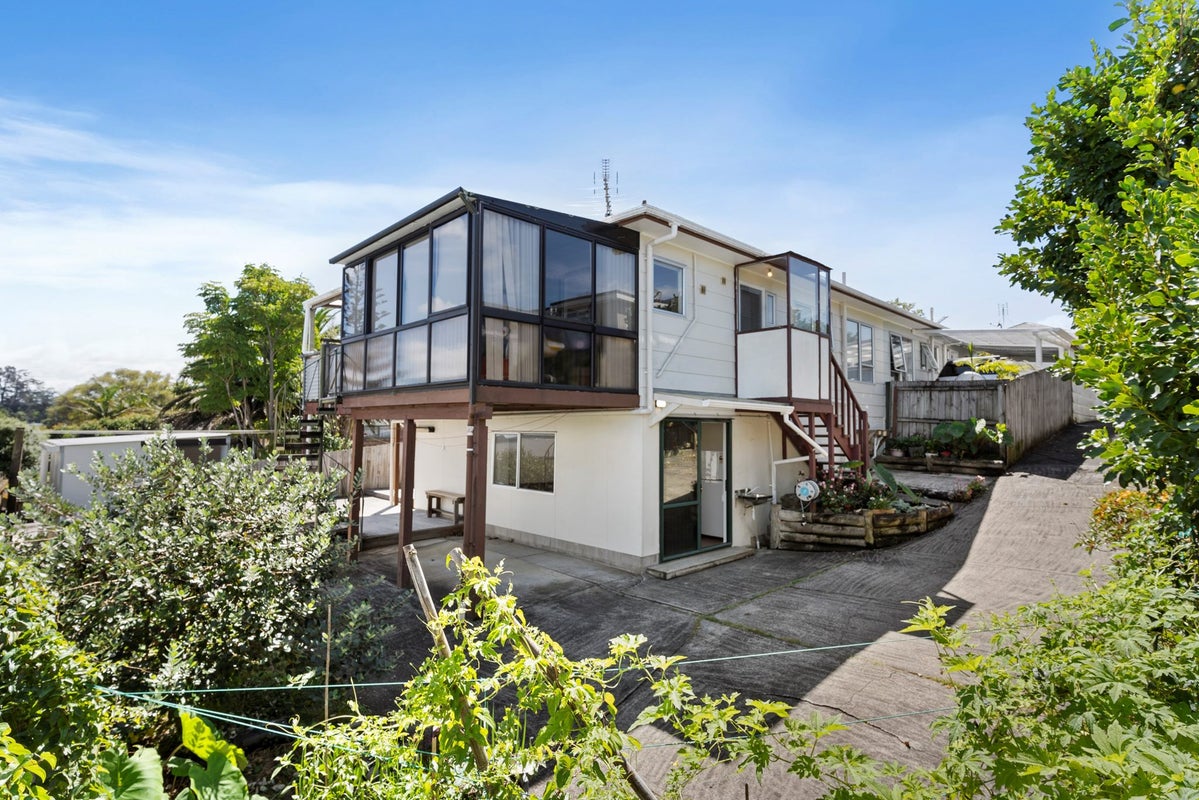 3/80 Birkenhead Avenue, Birkenhead, Auckland - Carousel 1