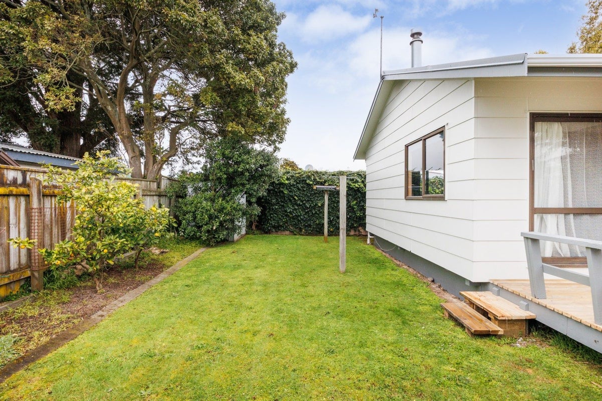 20C Frederick Street, Terrace End, Palmerston North - Carousel 14
