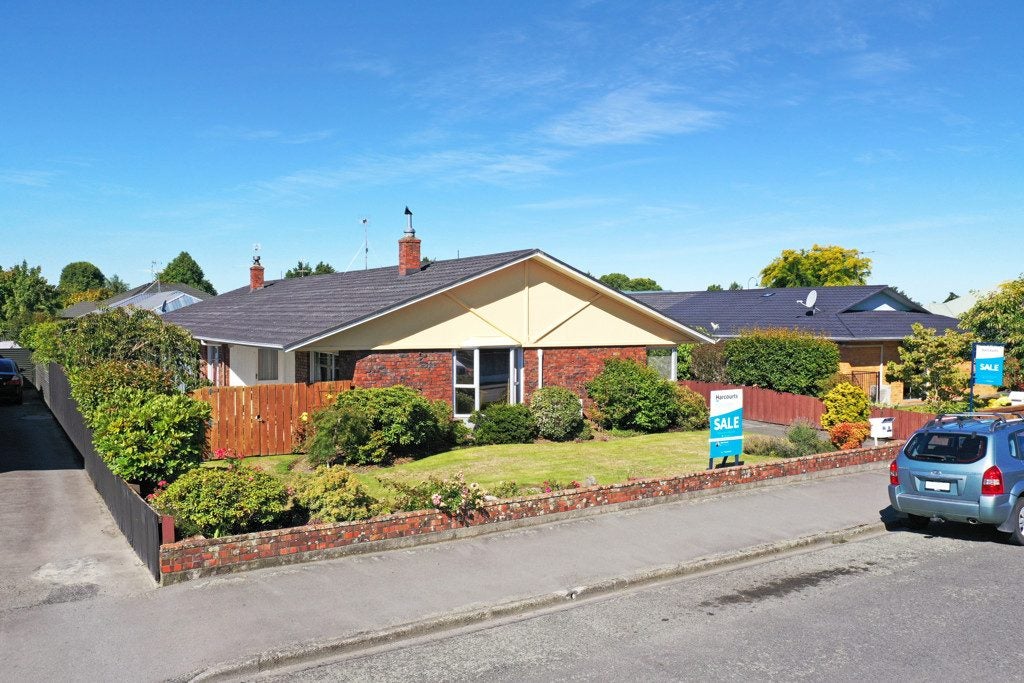 44 Queens Drive, Allenton, Ashburton - Carousel 1
